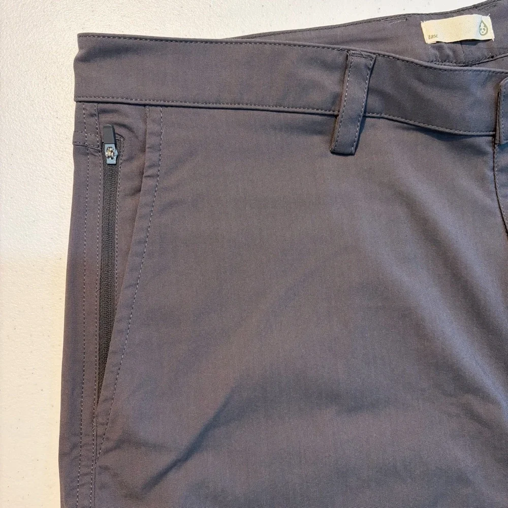 tasc Motion 9" short in deep indigo - Picture 9 of 15